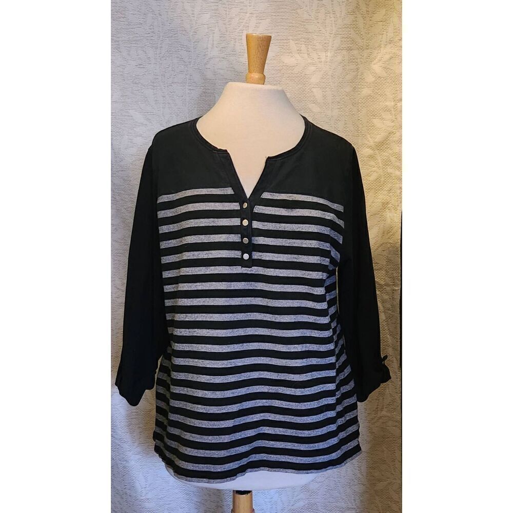 F04 Croft & Barrow black and gray striped knit 1/2  button pull over 3/4 sleeves
